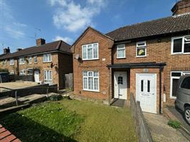 Estate Agents in Lettings : Chiltern Hills : 3 Bedroom Semi-Detached House : Spearing Road, : £1,595 pcm : Click here for more details on this property