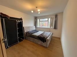 Estate Agents in Lettings : Chiltern Hills : 2 Bedroom Apartment : Patricia Close, : Guide Price £275,000 : Click here for more details on this property