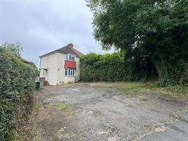 Estate Agents in Lettings : Chiltern Hills : 3 Bedroom Semi-Detached House : Rutland Avenue, Buckinghamshire : £375,000 : Click here for more details on this property