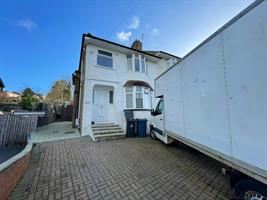 Estate Agents in Lettings : Chiltern Hills : 1 Bedroom House Share : Colborne Road, High  Wycombe : £700 pcm : Click here for more details on this property