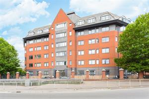 Estate Agents in Lettings : Chiltern Hills : 1 Bedroom Apartment : Wellington Street, Sl1 1yl : £1,275 pcm : Click here for more details on this property