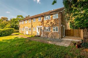 Estate Agents in Lettings : Chiltern Hills : 4 Bedroom Terraced House : Boyn Valley Road, : £575,000 : Click here for more details on this property