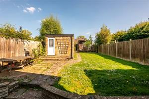 Estate Agents in Lettings : Chiltern Hills : 4 Bedroom Detached House : The Coppice, High Wycombe : Guide Price £640,000 : Click here for more details on this property