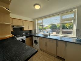 Estate Agents in Lettings : Chiltern Hills : 2 Bedroom Maisonette : Marlow Road, High Wycombe : £1,500 pcm : Click here for more details on this property