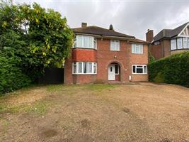 Estate Agents in Lettings : Chiltern Hills : 9 Bedroom Detached House : Marlow Road, Hp11 : £6,000 pcm : Click here for more details on this property