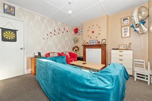 Estate Agents in Lettings : Chiltern Hills : 3 Bedroom Terraced House : Oakridge Road, Hp11 : £275,000 : Click here for more details on this property