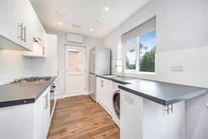 Estate Agents in Lettings : Chiltern Hills : 4 Bedroom Semi-Detached House : Colbourne Road, Hp13 : £185 pw : Click here for more details on this property