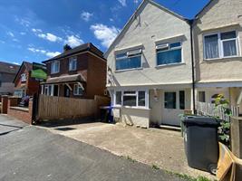 Estate Agents in Lettings : Chiltern Hills : 2 Bedroom Flat : Roberts Road, H13 : Guide Price £250,000 : Click here for more details on this property