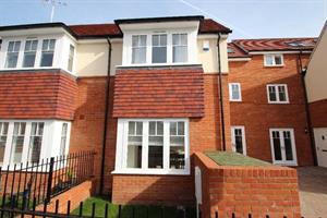 Estate Agents in Lettings : Chiltern Hills : 1 Bedroom House Share : Town Lane, : £1,000 pcm : Click here for more details on this property