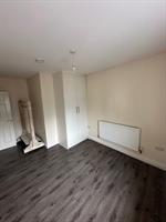 Estate Agents in Lettings : Chiltern Hills : 1 Bedroom Apartment : Corporation Street, Hp13 : £1,100 pcm : Click here for more details on this property