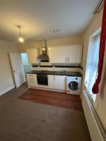 Estate Agents in Lettings : Chiltern Hills : 2 Bedroom Flat : Castle Street,, : £1,150 pcm : Click here for more details on this property