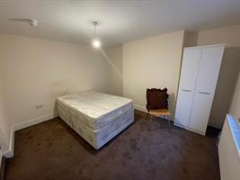 Estate Agents in Lettings : Chiltern Hills : 1 Bedroom House Share : Totteridge Road, Hp13 : £650 pcm : Click here for more details on this property