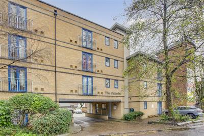 Dovecot Road, High Wycombe