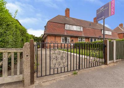 HARMSTON RISE NEAR THE CITY HOSPITAL