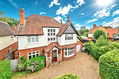 HORSELL, WOKING