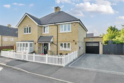 KNAPHILL, WOKING
