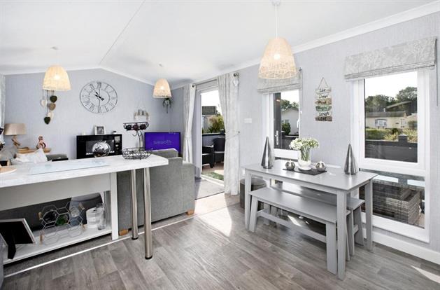 Open Plan Living Room/Kitchen