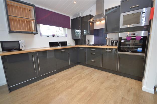 Modern Fitted Kitchen