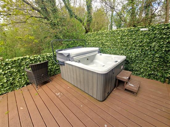 Decking & Hot Tub