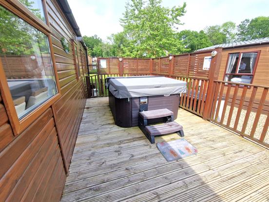 Sun Deck With Hot Tub