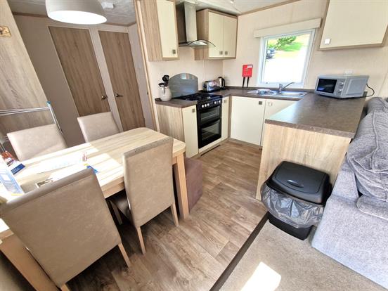 Kitchen/Dining Area