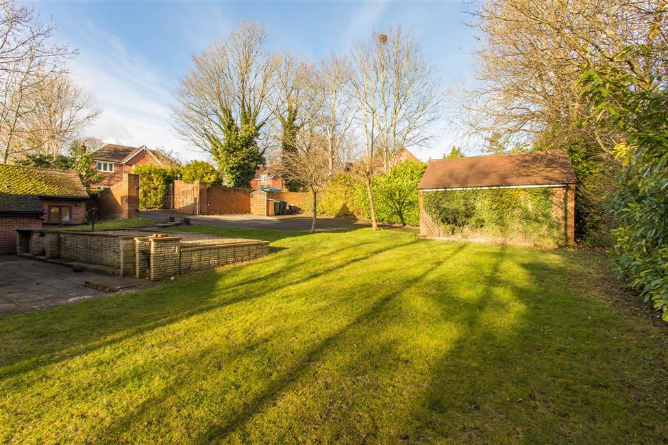 Detached House for sale in Rectory Avenue, High HP13 6HN Ford