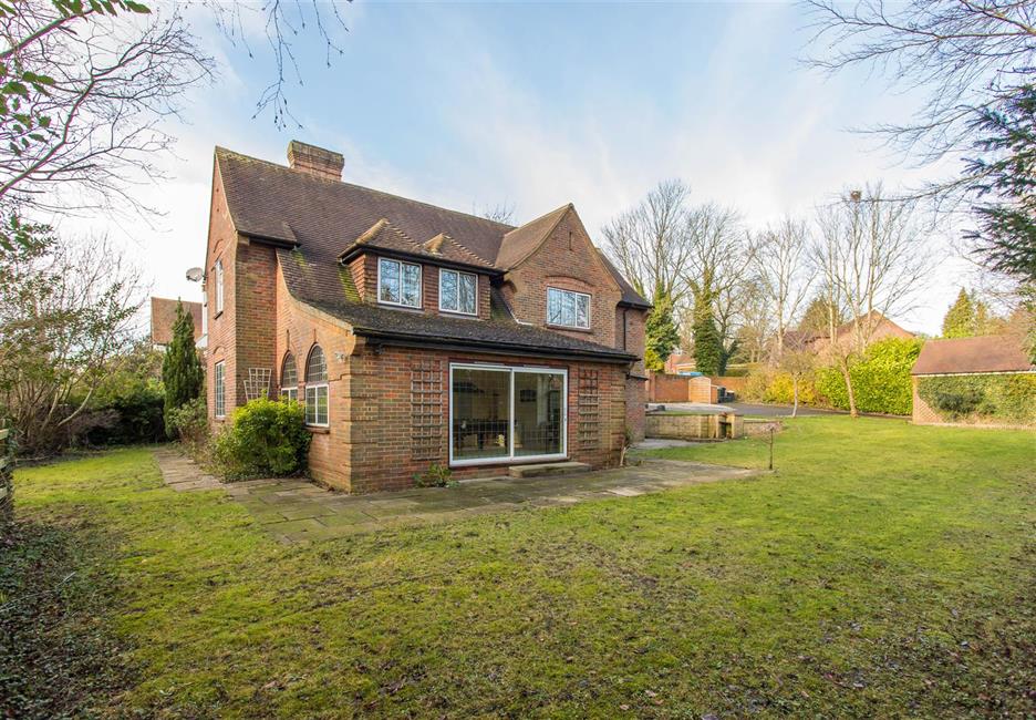 Detached House for sale in Rectory Avenue, High HP13 6HN Ford