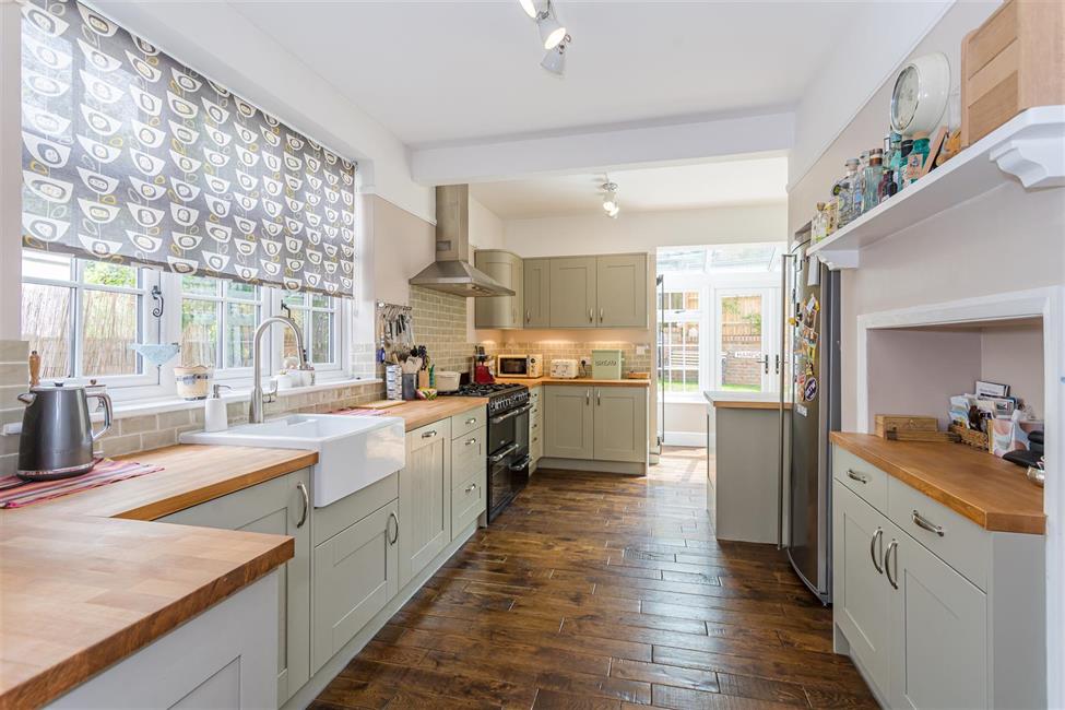Detached House for sale in Hampden Road, High HP13 6SX Ford
