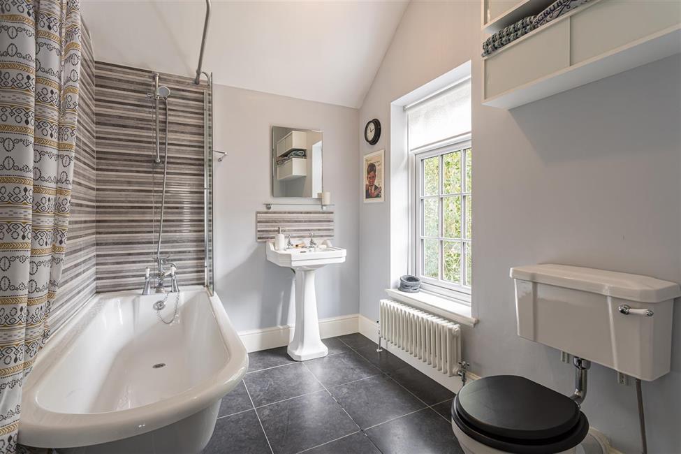 Detached House for sale in Hampden Road, High HP13 6SX Ford