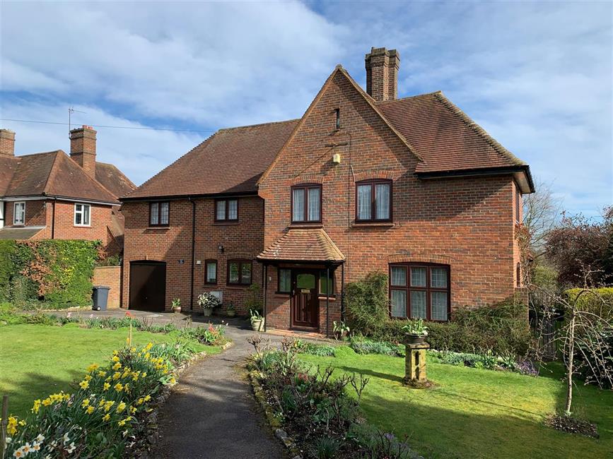 Detached House for sale in Pretoria Road, High HP13 6QW Ford