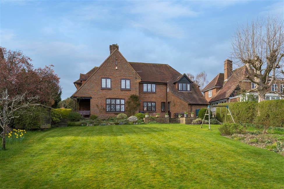 Detached House for sale in Pretoria Road, High HP13 6QW Ford