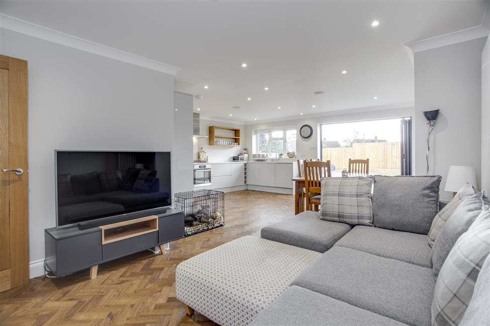 SemiDetached House for sale in Wood Lane Close, Flackwell Heath HP10