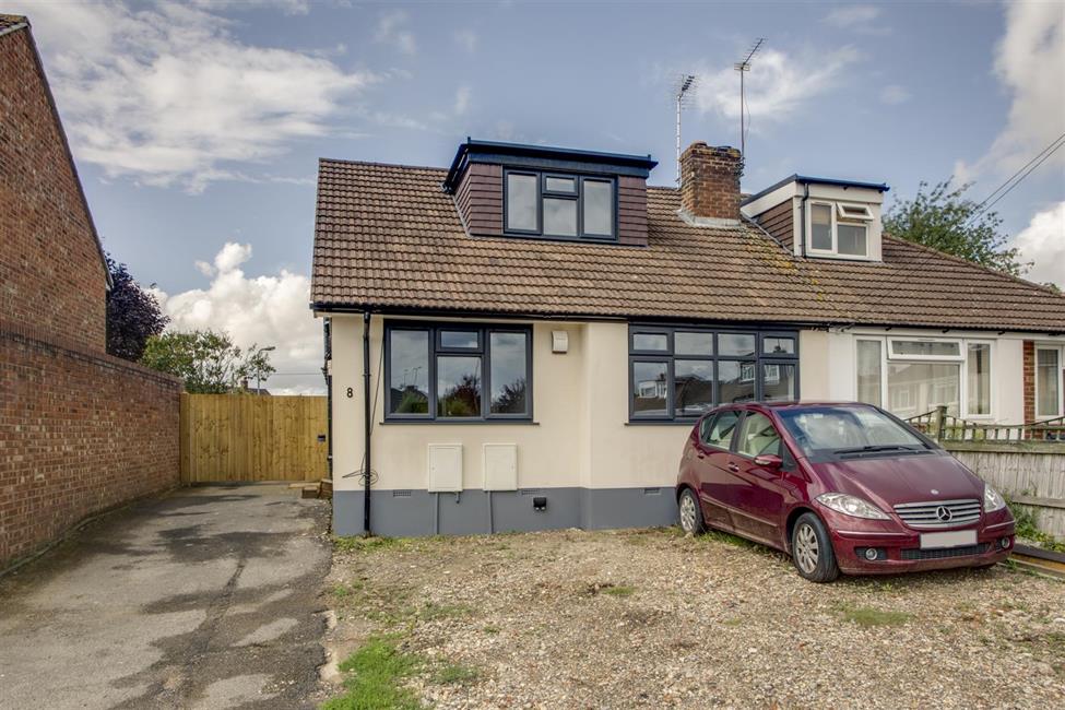 SemiDetached House for sale in Wood Lane Close, Flackwell Heath HP10