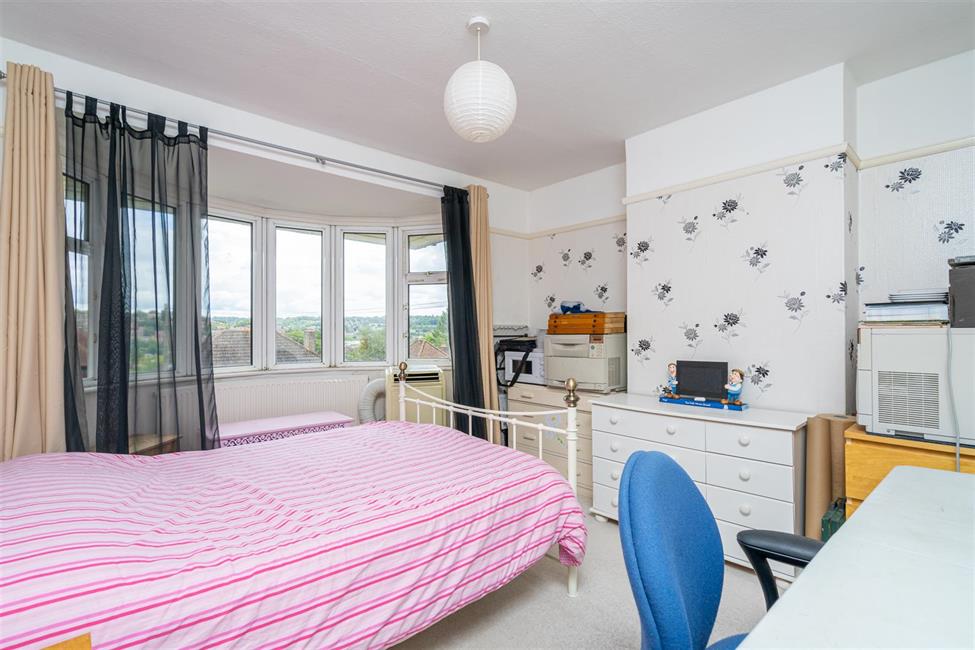 SemiDetached House for sale in Colville Road, High HP11 2SX