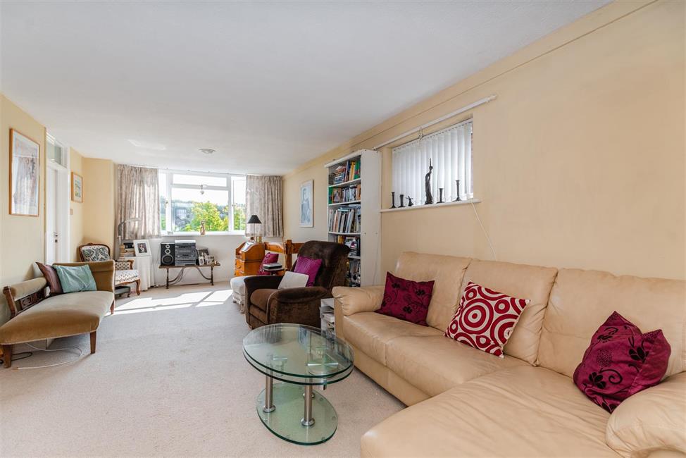 SemiDetached House for sale in Beechtree Avenue, Marlow Bottom SL7 3NH
