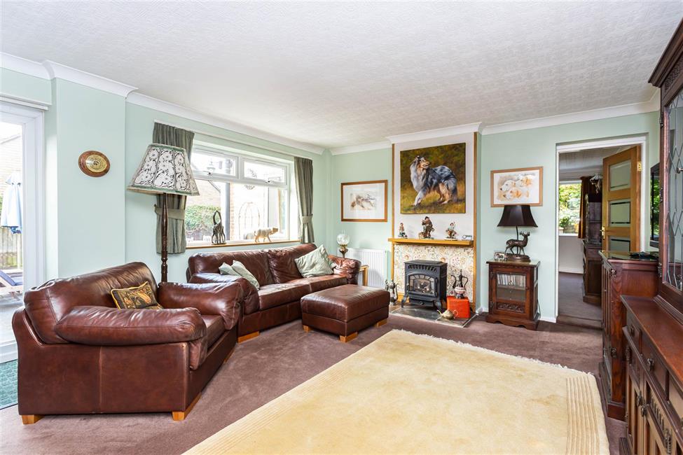 Detached House for sale in Amersham Hill, High HP13 6PG Ford