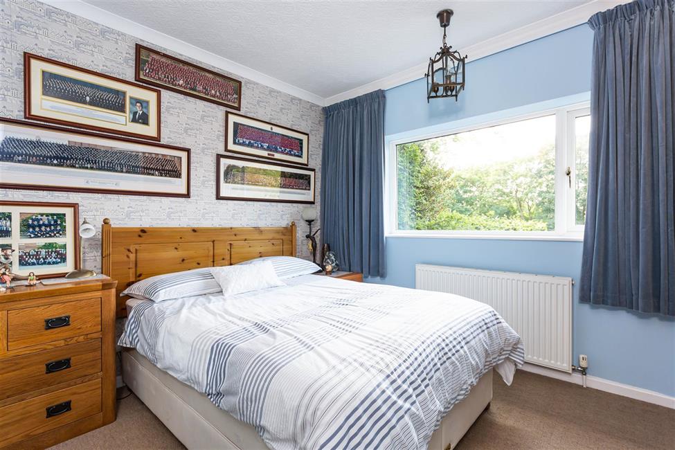 Detached House for sale in Amersham Hill, High HP13 6PG Ford