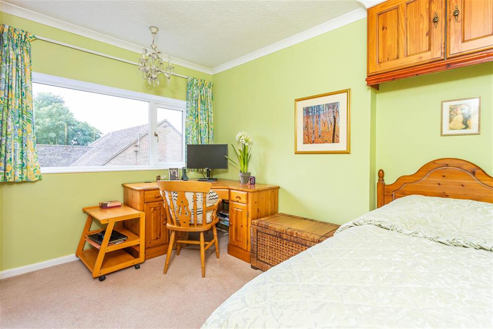 Detached House for sale in Amersham Hill, High HP13 6PG Ford