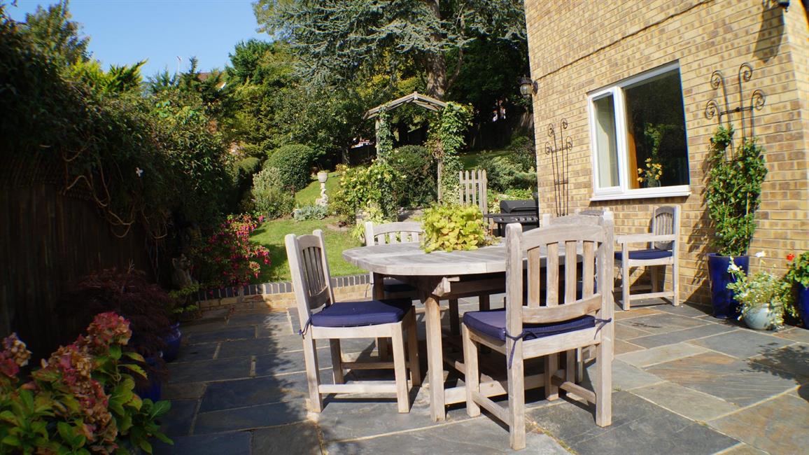 Detached House for sale in Amersham Hill, High HP13 6PG Ford