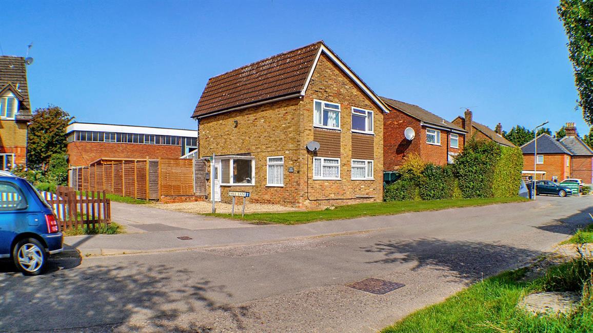 Detached House for sale in Mill Road, Stokenchurch HP14 3TP Ford