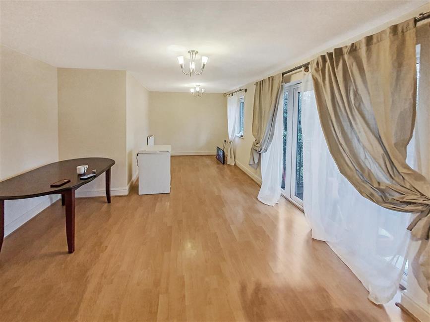 Flat to let in Fryers Lane, High HP12 3DU Ford & Partners