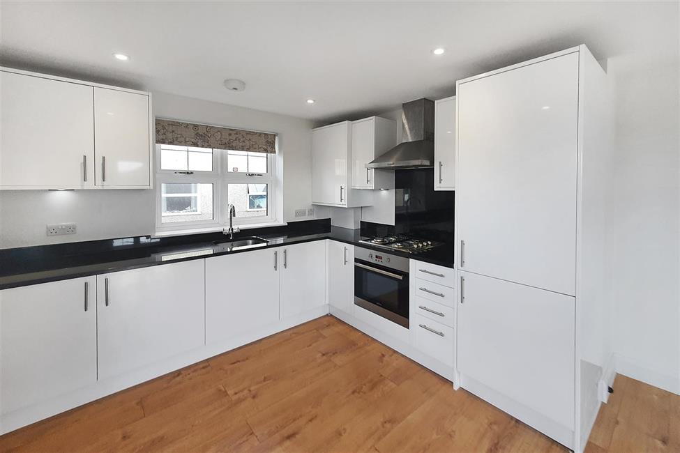 Apartment to let in Priory Road, High HP13 6SL Ford & Partners