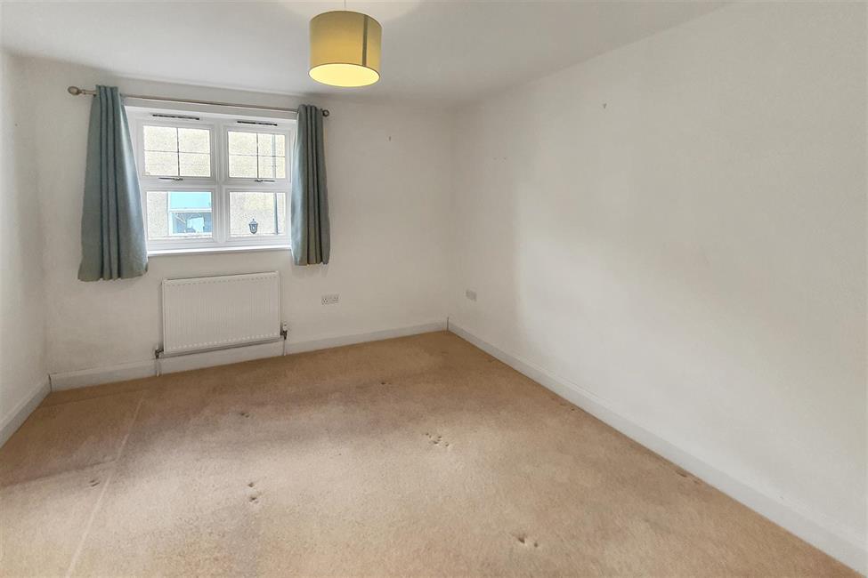 Apartment to let in Priory Road, High HP13 6SL Ford & Partners