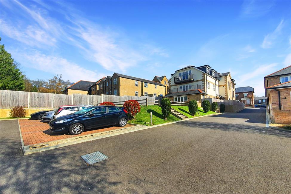 Apartment to let in Priory Road, High HP13 6SL Ford & Partners