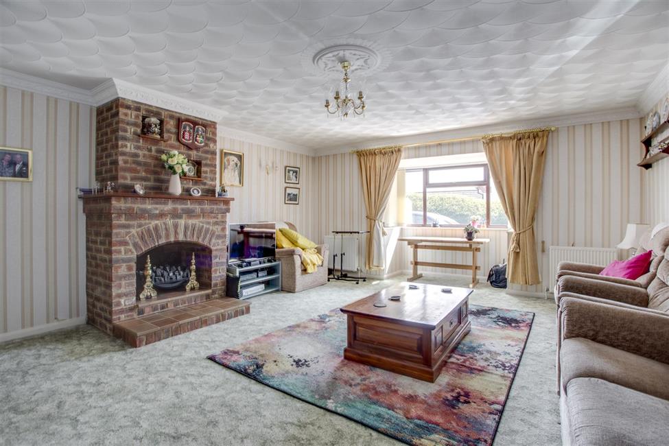 Detached Bungalow for sale in Primrose Hill, Widmer End HP15 6NS Ford