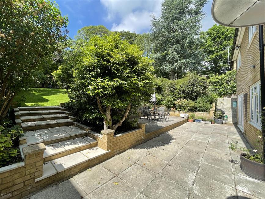 Detached House for sale in Amersham Hill, High No Onward