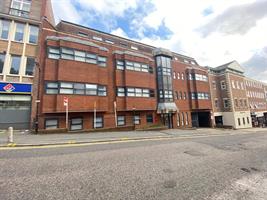 Estate Agents in Lettings : Chiltern Hills : 1 Bedroom Flat : Corporation Street, : £1,200 pcm : Click here for more details on this property