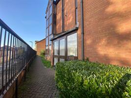 Estate Agents in Lettings : Chiltern Hills : 1 Bedroom Apartment : Bellfield Road, : £1,150 pcm : Click here for more details on this property