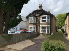 Estate Agents in Lettings : Chiltern Hills : 4 Bedroom Semi-Detached House : Hughenden Road, Hp13 : £500 pcm : Click here for more details on this property