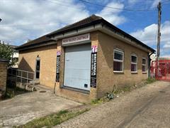 Estate Agents in Slough : Focus Commercial : 0 Bedroom Office : Lincoln Hatch Lane, Burnham Bucks SL1 7JN <b>similar required</b> : £19,750 pa : Click here for more details on this property